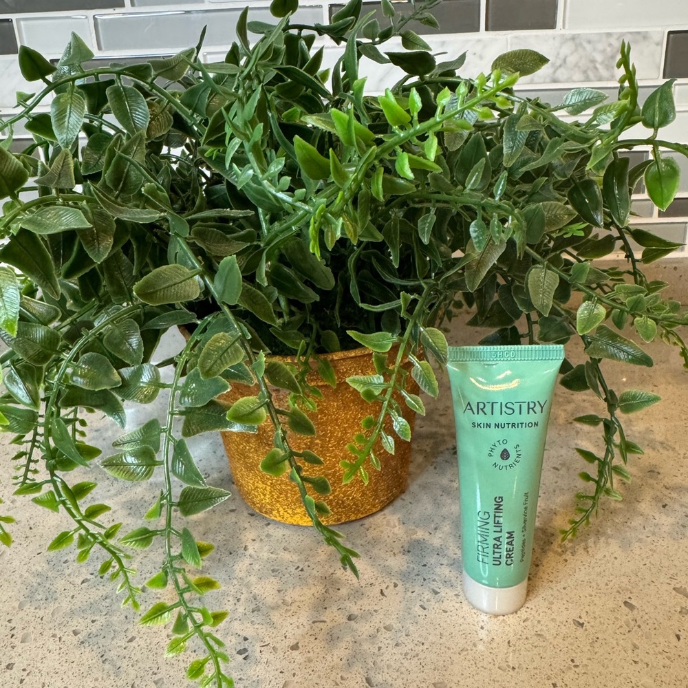 ARTISTRY - Firming Ultra Lifting Cream 0.5 Oz